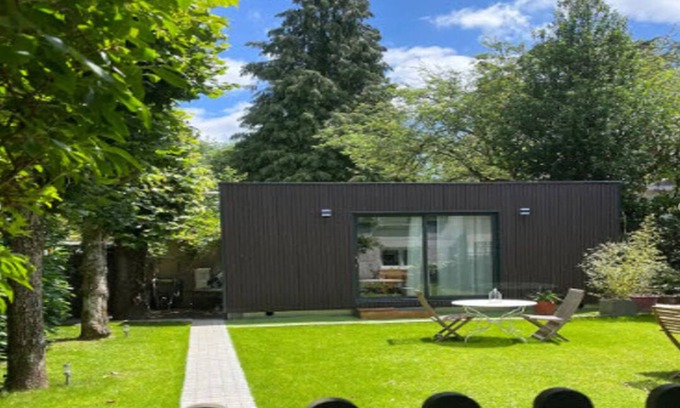 Vaucresson House | Studio in a quiet garden near Versailles and Paris