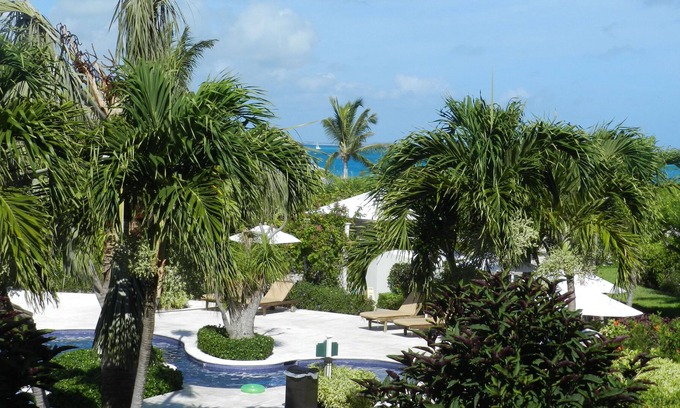Grace Bay Condo | Studio in Beach Front resort, sleeps 2, recently updated
