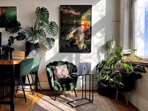 St Kilda Apartment | Studio in Iconic Heritage Building near Albert Park