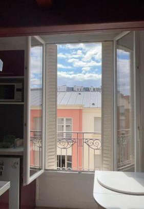 Quartier Saint-Ambroise Apartment | studio in Paris 11th