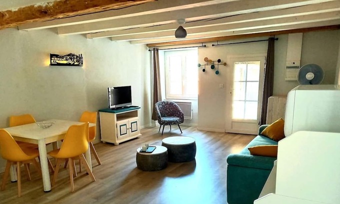 Millau Apartment | Studio in pretty town house in the heart of old Millau with terrace