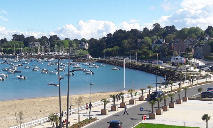 Saint-Quay-Portrieux Apartment | Studio in Saint Quay Portrieux with sea view and marina