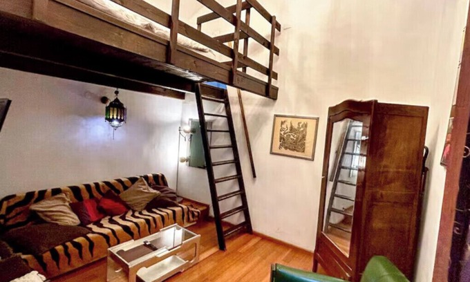 Roman Quarter Apartment | Studio in Vintage house downtown