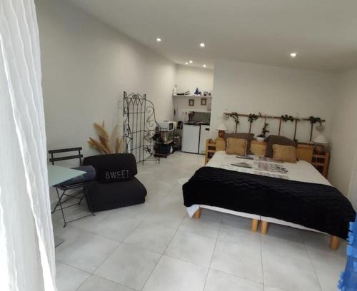Castelnau-le-Lez Apartment | Studio indépendant dans villa, parking gratuit.
