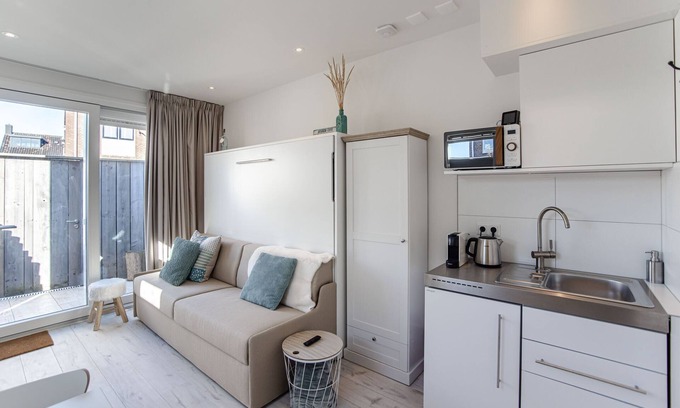Municipality of Zandvoort Apartment | Studio Jadana - A great couples get away