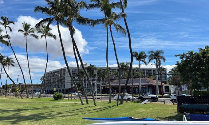 Kihei Condo | STUDIO: Kalama Beach Park, South Maui Gardens, Food Trucks, Hula Shows, Luaus