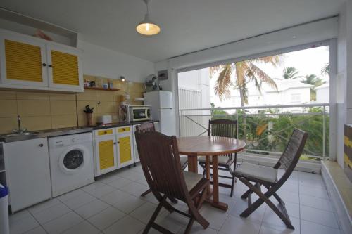Saint-Francois Apartment | Studio Le Colibri Résidence les boucaniers avec réserve d'eau