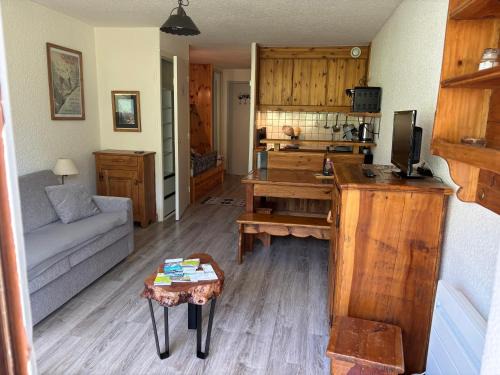 La Salle-les-Alpes Apartment | Studio Le P'tit Aigle