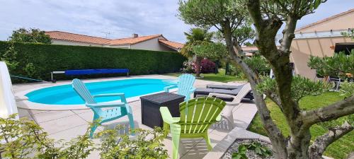 Les Epesses Apartment | Studio Le Pavachon, piscine familiale chauffée - à 3 min du Puy du Fou Les Epesses