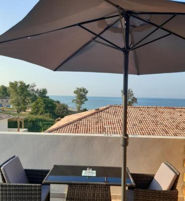 Bravone Apartment | Studio les pieds dans l'eau vue sur mer