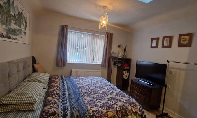 Cofton Hackett Apartment | Studio/Lickey Hills/Near Attractions/Garden/Pet Ok