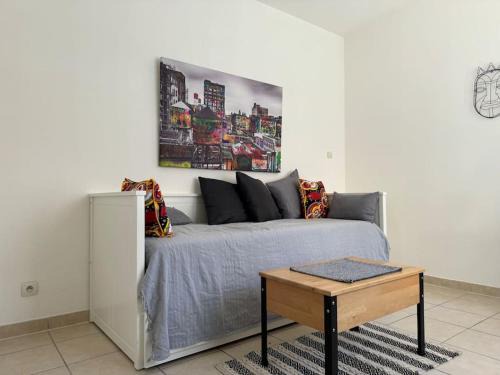 Saint-Roch Apartment | Studio lumineux