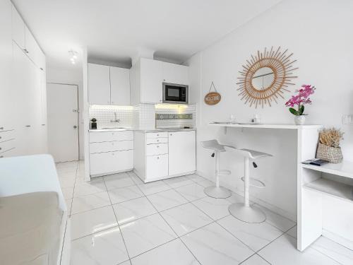 Cannes Apartment | Studio lumineux, WIFI à deux pas de la Croisette