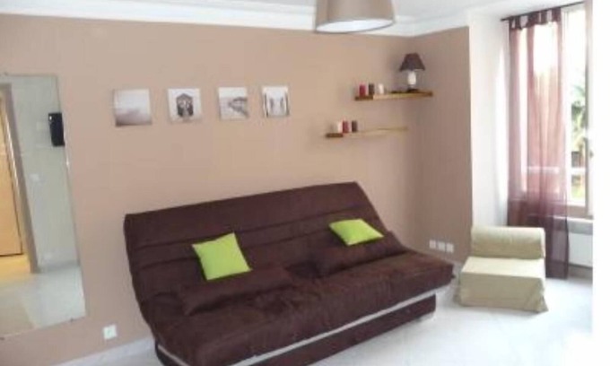 Carabacel Apartment | STUDIO LUXE PLEIN CENTER, 5MIN A PIED DES PLAGES' RUE DU LYCEE