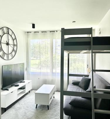8th Arrondissement Apartment | Studio Lyon 8 proche hôpitaux