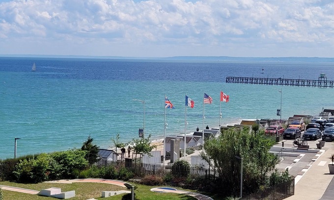 Normandy Landing Beaches Apartment | Studio, magnificent sea view
