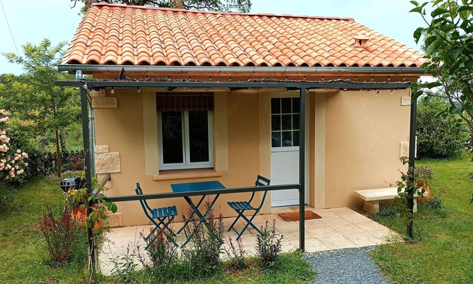 Saint-Andre-dAllas Apartment | Studio maisonette in the countryside, 10 minutes from Sarlat