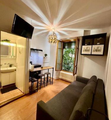 Montreux Apartment | Studio moderne et chaleureux au coeur de Geneve - parfait pour courts sejours