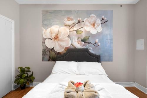 Gayborhood Apartment | Studio Near Historic Sites