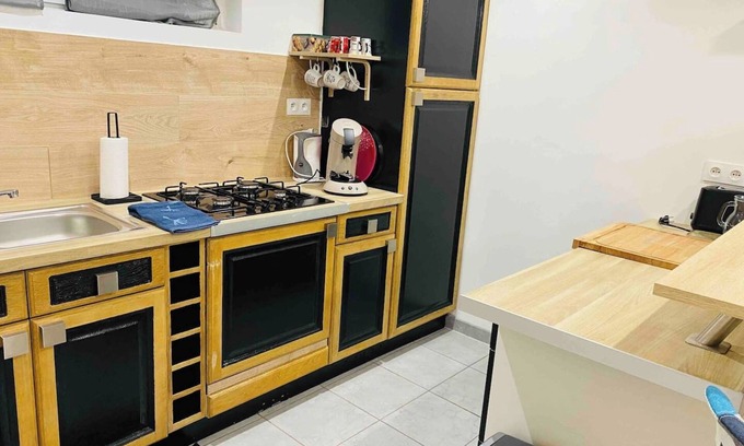 Jussac Apartment | Studio on one level - Free parking - 1bed - 4p - garden