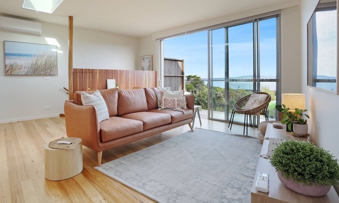 Merimbula Apartment | Studio on Tasman - Stunning views - 3+ nights