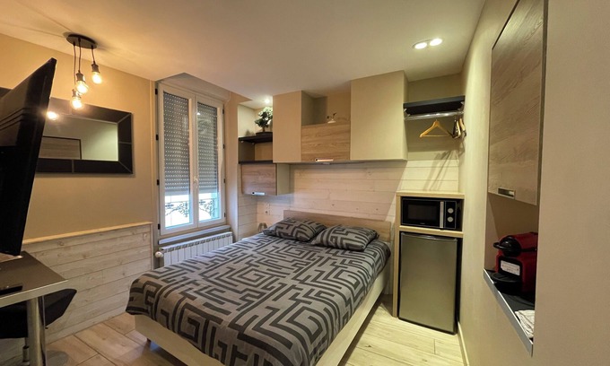 Montlucon Apartment | Studio on the banks of the Cher