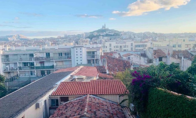 Hotel-de-Ville Apartment | Studio paisible, climatisé avec vue Notre Dame