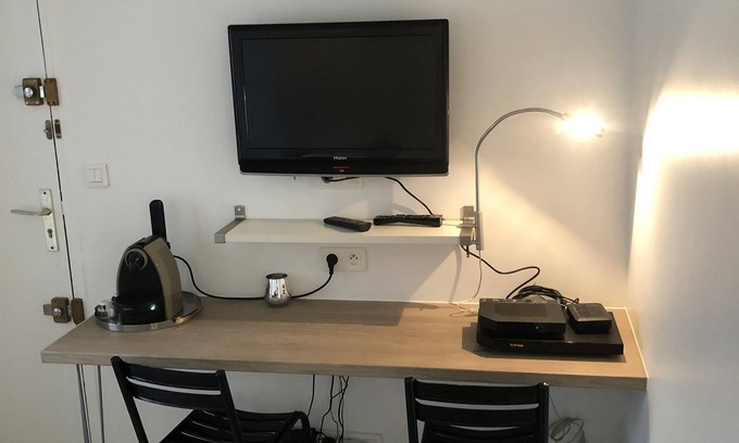 Les Halles Apartment | Studio paris 1 center min 1 month lease mobility max 10 months