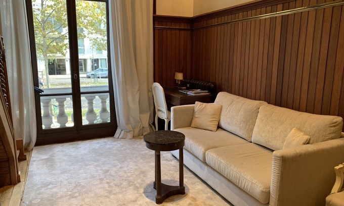 Quartier de l'Ecole-Militaire Apartment | Studio Paris 7e Tour Eiffel Nom Interne: Studio RDC