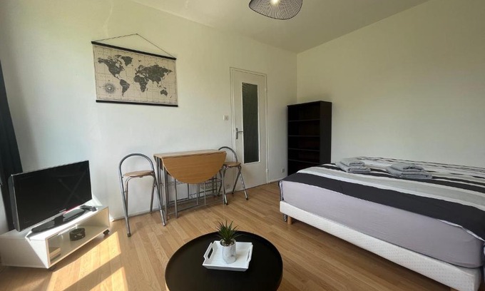 Limoges Apartment | Studio- parking gratuit - DABNB