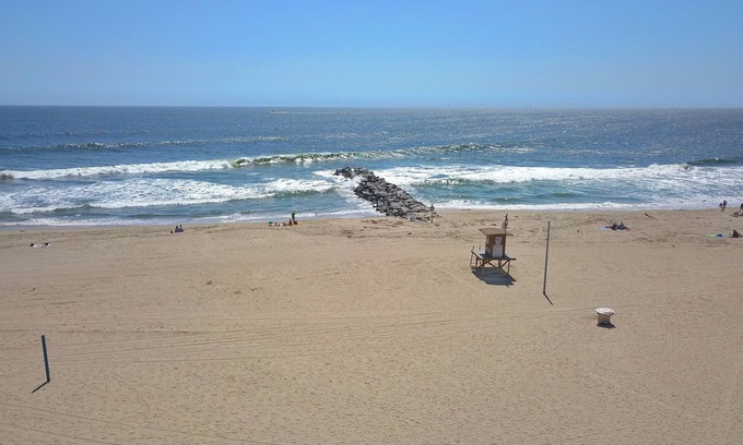 Santa Ana Heights Apartment | Studio/parking/patio2Seconds2beach