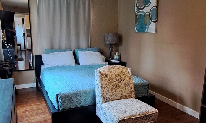 Homestead Apartment | Studio, perfect for students on rotation at Oregon Health & Sciences University.
