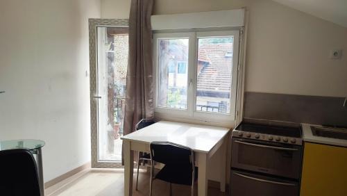 La Courneuve Apartment | Studio Pour Une deux Personnes