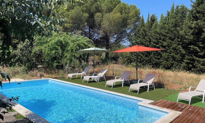 Sollies Pont Apartment | Studio rental with pool