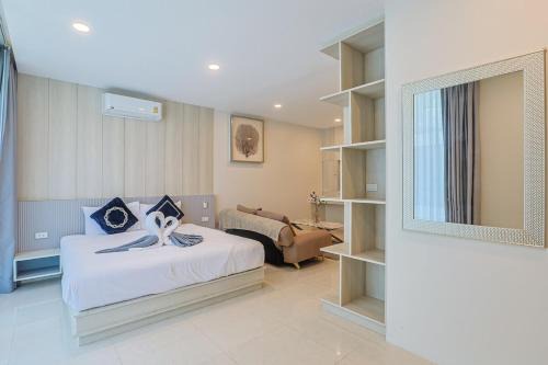 Patong Apartment | Studio room pool view Patong