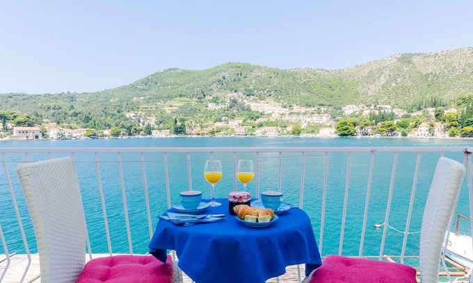 Zaton Apartment | Studio Seastar apartment with a balcony sea viewn