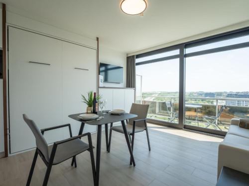 Bredene Apartment | Studio Studio Zeezicht by Interhome