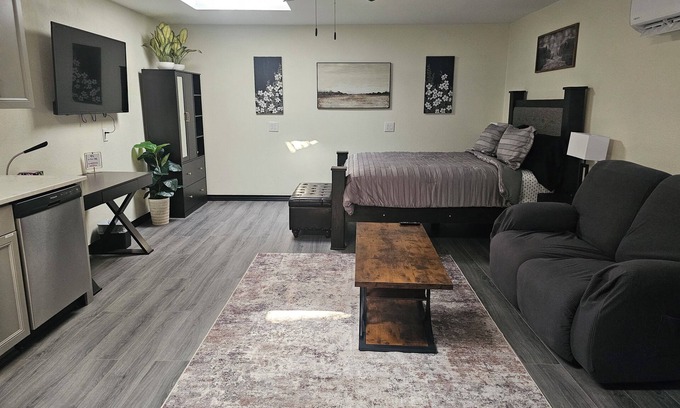 Midland Apartment | Studio style Private Guesthouse-Wall St/Andrews Hwy