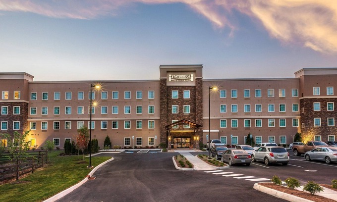 Farragut Apartment | Studio Suite | Shared Outdoor Pool + BBQ Area
