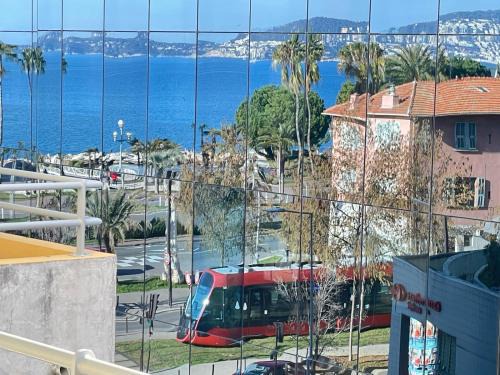 La Californie Apartment | STUDIO SUR LA PROMENADE DES ANGLAIS AVEC VUE MER ORIGINALE À 40 m DE LA PLAGE