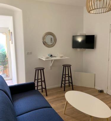 Ajaccio Apartment | Studio terrasse rue piétonne Ajaccio