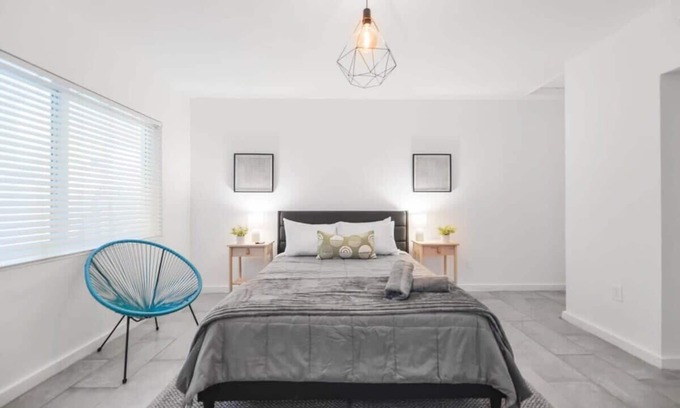 Northeast Miami Apartment | Studio to Spend Time and Enjoy The Beach!