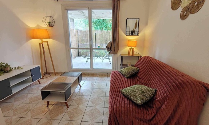 Bondoufle Apartment | Studio Tout Équipé Indépendant Dans Maison à 25 Minutes des Portes de Paris