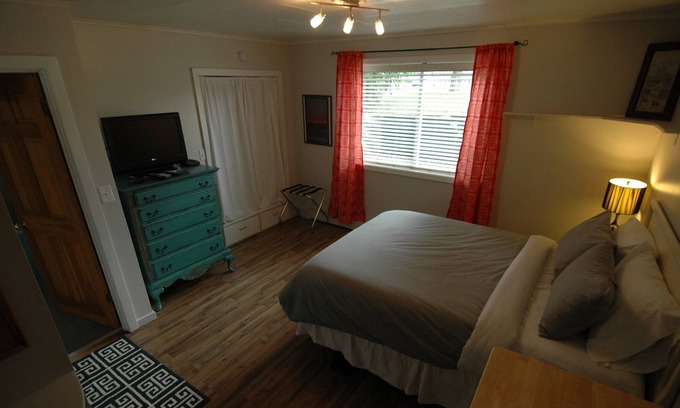 North Star Apartment | Studio vacation rental available in the heart of Spenard!