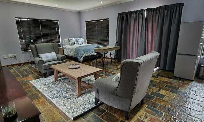 Randpark Ridge Apartment | Studio View