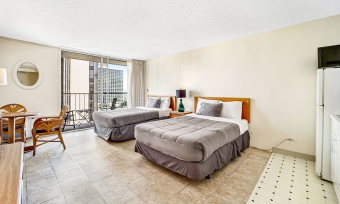 Waikiki Condo | Studio With AC, Full Kitchen, Free Parking, WiFi, and Near Beach!