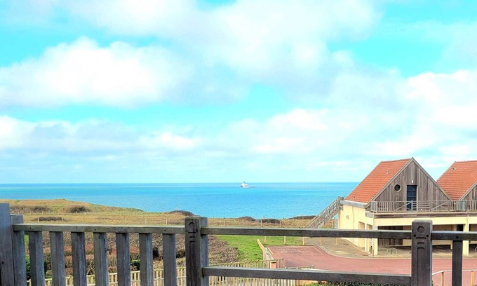 Wimereux Apartment | Studio with Balcony, Private Parking and Wi-Fi in Wimereux