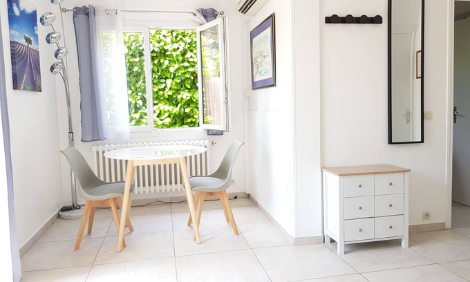 Antibes Apartment | Studio with beautiful terrace in a quiet closed villa, near sand beaches