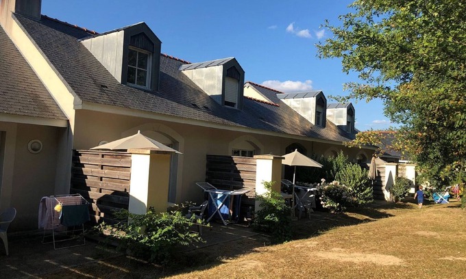 Saumur House | Studio with linen package in the Loire