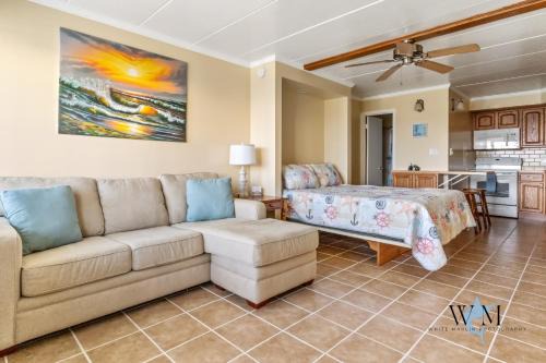 Midtown Ocean City Apartment | Studio with modern kitchen, one block to beach, boardwalk, and has a pool!